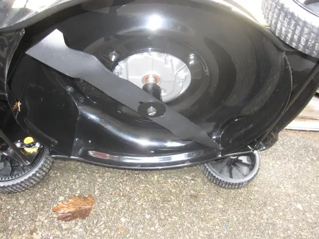 BRAND NEW 20'YARD MACHINE PUSH LAWN MOWER W/ BAGGER NEVER USED - Photo 5