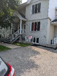 6 1/2 A LOUER, STYLE CONDO PRÈS DE LA GARE DEUX-MONTAGNES