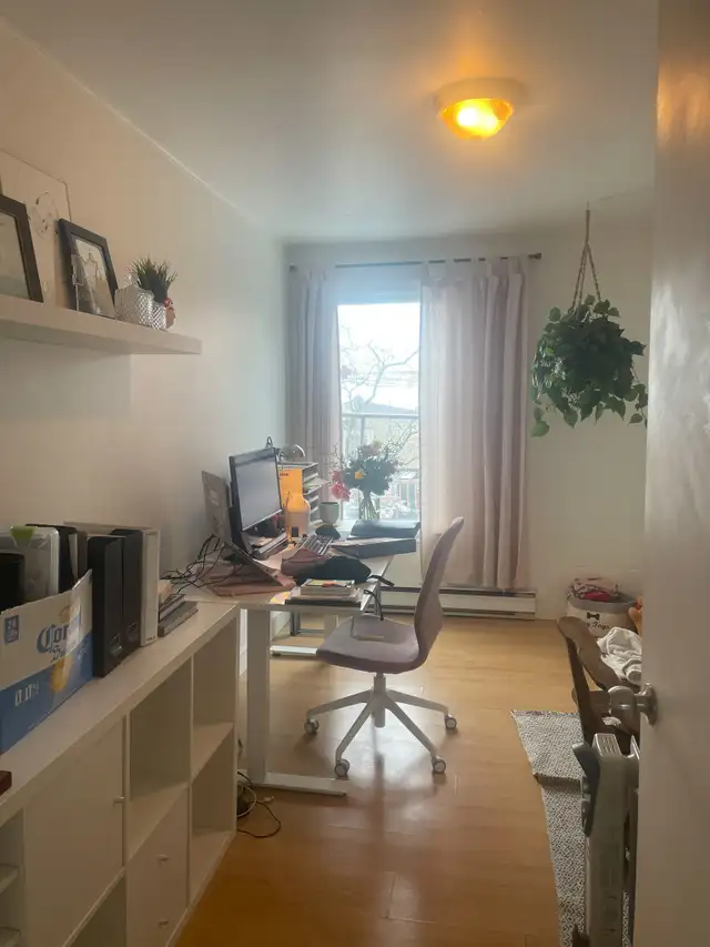 Beau grand 4 1/2 2e étage St-Sauveur Juillet - Photo 8