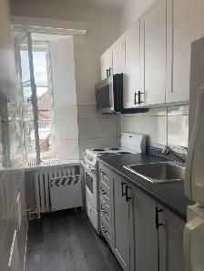 Superbe 3 1/2, Vieux-Québec rénové ! Juillet