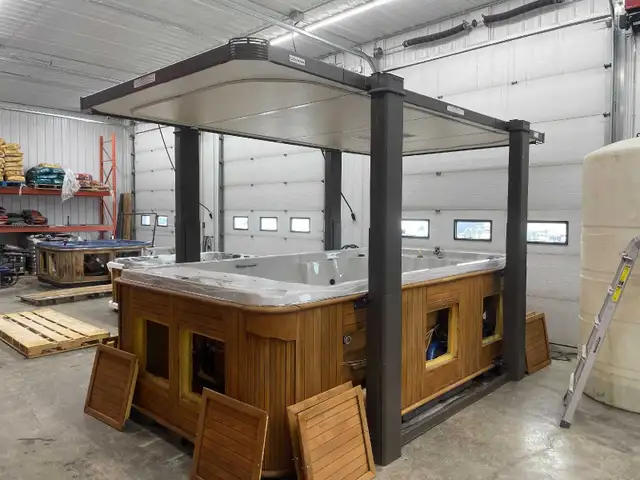 2015 Arctic Spa Okanagan Swim Spa w/ Covana Cover – Fully Refurb - Photo 2