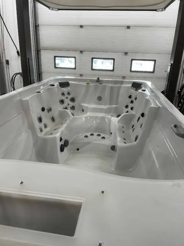 2015 Arctic Spa Okanagan Swim Spa w/ Covana Cover – Fully Refurb - Photo 3