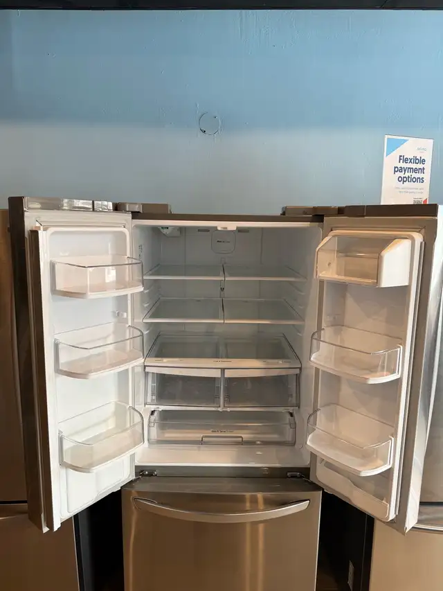 LG 30" Stainless Steel French Door Fridge - Photo 2