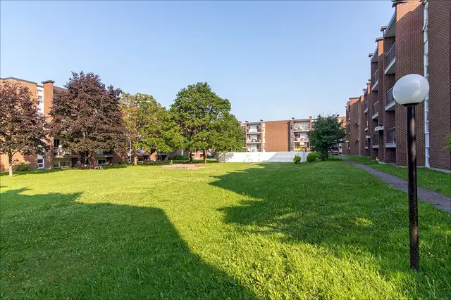 3 1/2 entièrement rénové - Place de la Monnerie - ID 4456 - Photo 3