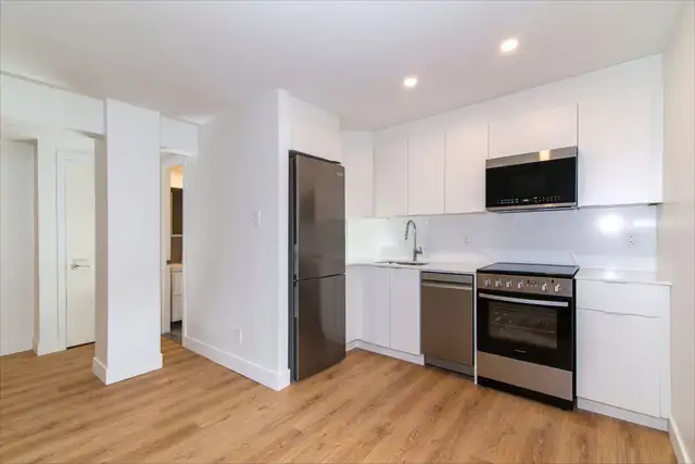 3 1/2 entièrement rénové - Place de la Monnerie - ID 4456 - Photo 4