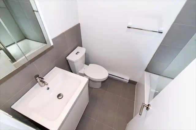 3 1/2 entièrement rénové - Place de la Monnerie - ID 4456 - Photo 6