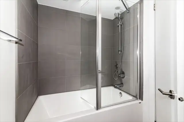 3 1/2 entièrement rénové - Place de la Monnerie - ID 4456 - Photo 7