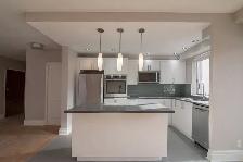 spacious 1-bed condo for rent, May 1st, Westmount adj - ID 4457