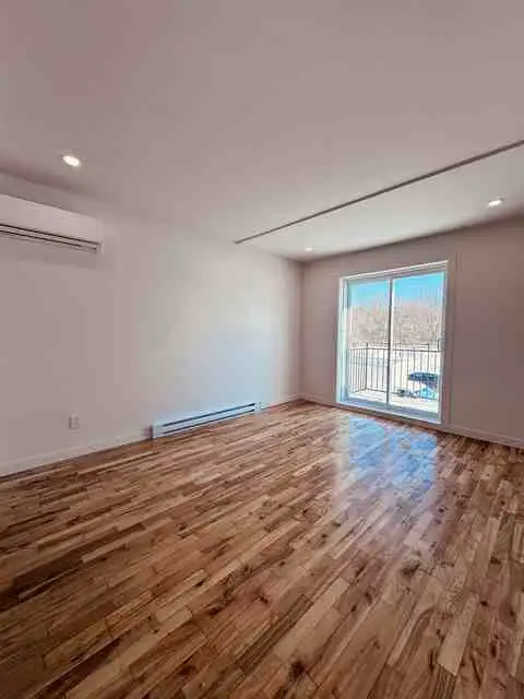 Pointe-aux-trembles 4/12 neuf, chiens acceptés 1er juillet 2026 - Photo 10