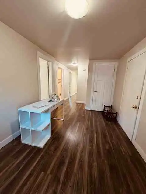 metro prefontaine, 41/2 demi sous sol ,cour aout 2026 - Photo 6