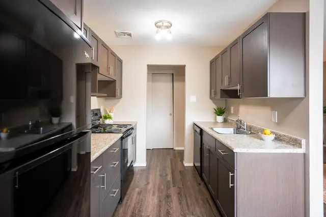 291 St. Anne's Road - One-Bedroom Suite Apartment for Rent - Photo 11