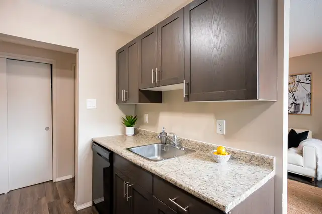 291 St. Anne's Road - One-Bedroom Suite Apartment for Rent - Photo 13