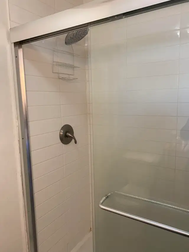 Métro Berri studio meublé 1er mai 2026 - Photo 12