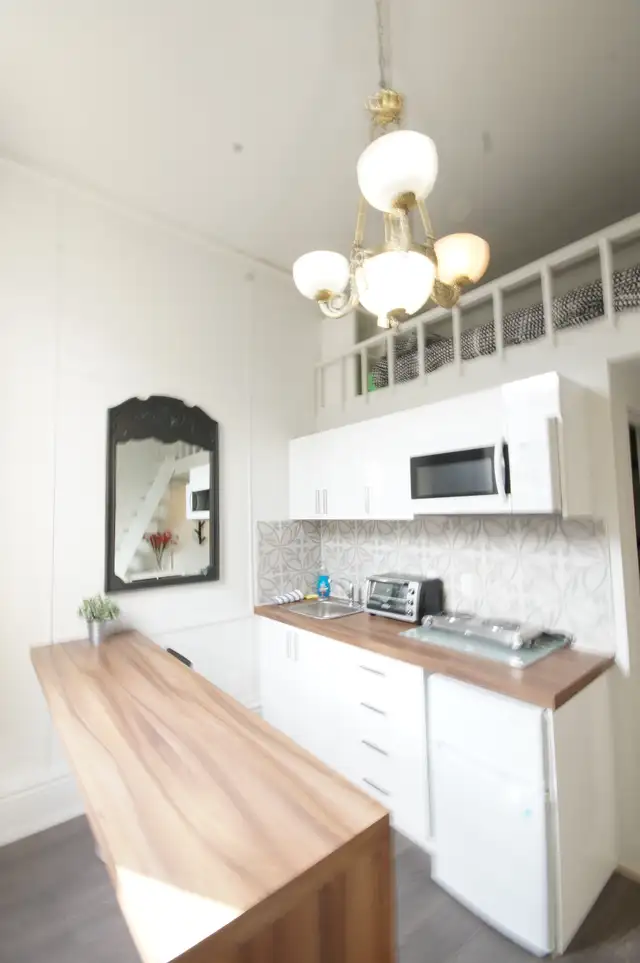 Métro Berri, location studio meublé Tout inclus juin 2026