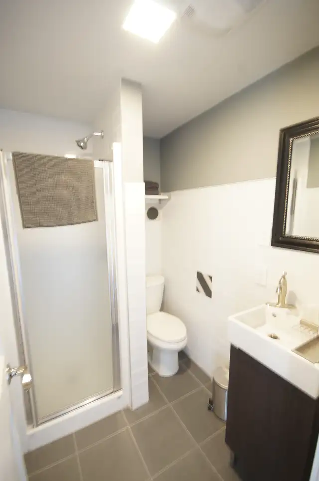 Métro Berri, location studio meublé Tout inclus juin 2026 - Photo 4