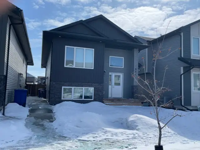 ASPEN RIDGE - 3 BEDROOM, AVAILABLE NOW