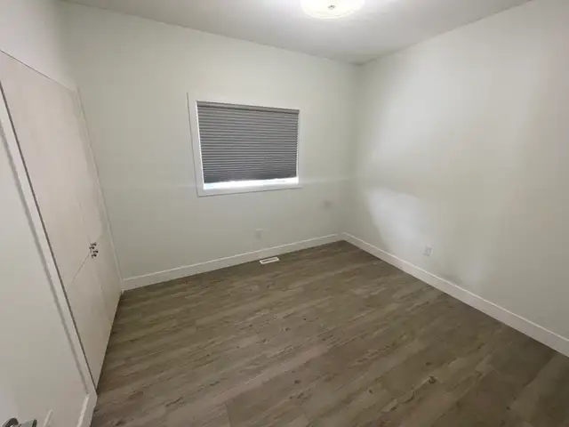 ASPEN RIDGE - 3 BEDROOM, AVAILABLE NOW - Photo 4