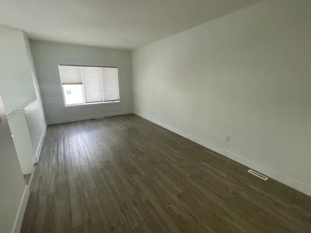 ASPEN RIDGE - 3 BEDROOM, AVAILABLE NOW - Photo 8