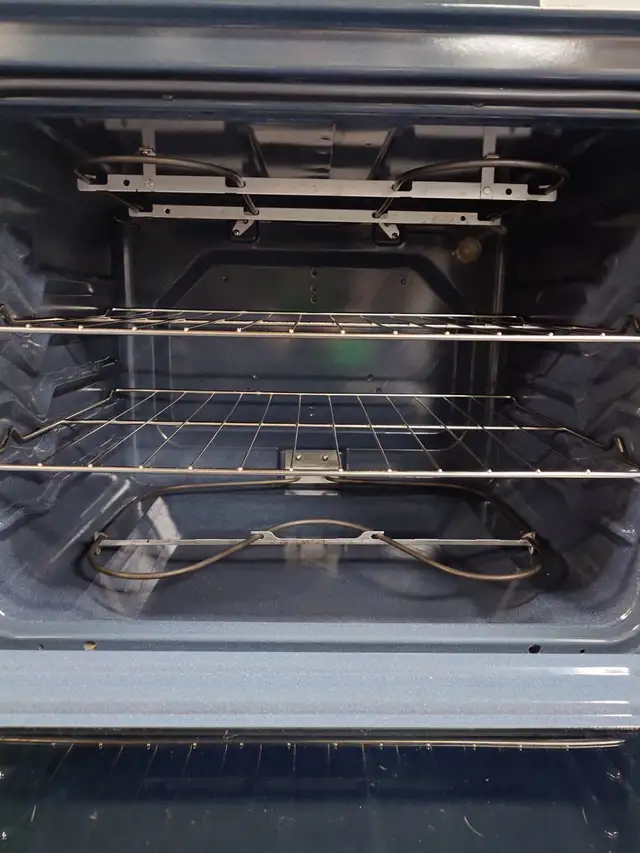 Whirlpool '30' Black Freestanding Electric Range on Sale‼️ - Photo 8