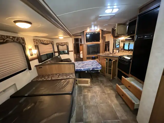 2013 Crossroads Sunset Trail 29SS SPACIOUS, REAR BATH. - Photo 4