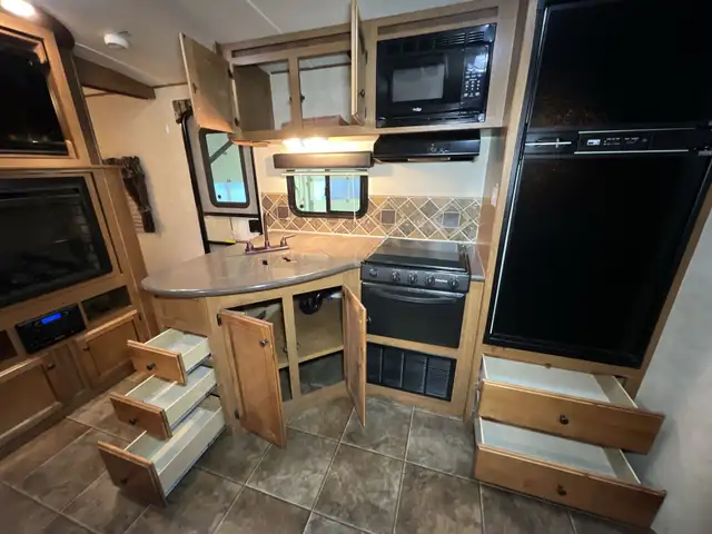 2013 Crossroads Sunset Trail 29SS SPACIOUS, REAR BATH. - Photo 24