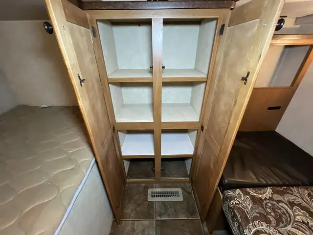 2013 Crossroads Sunset Trail 29SS SPACIOUS, REAR BATH. - Photo 36