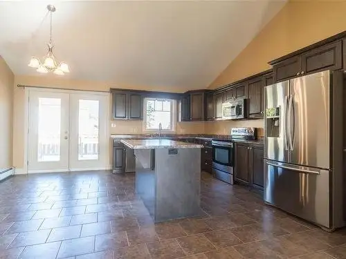 3 Bed   Loft. House for Rent - Stonington, Stratford. - Photo 7