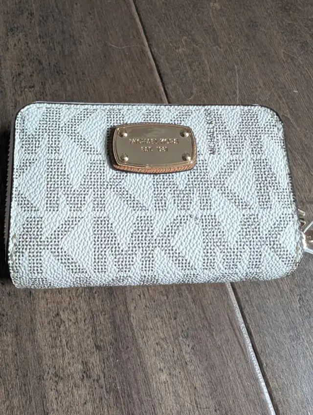 Brand New Michael Kors Purse Wallet For Sale - Photo 2
