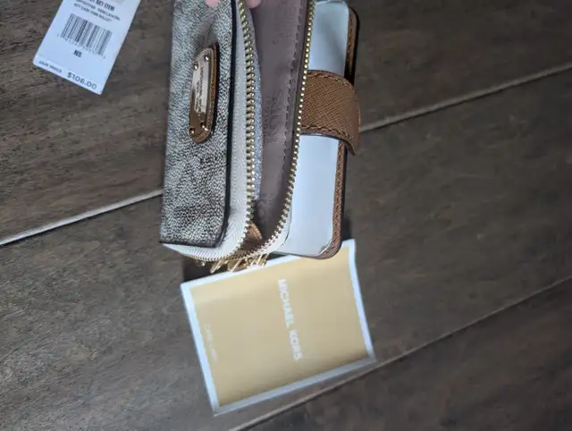 Brand New Michael Kors Purse Wallet For Sale - Photo 4