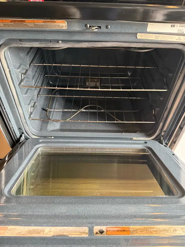 Whirlpool 30" Stainless Steel Freestanding Electric Range - Photo 2