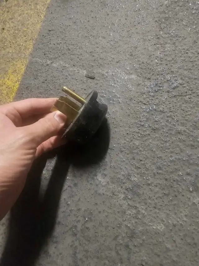 CANADA WIRE 110-220 Volt Range Plug Adapter - Photo 2