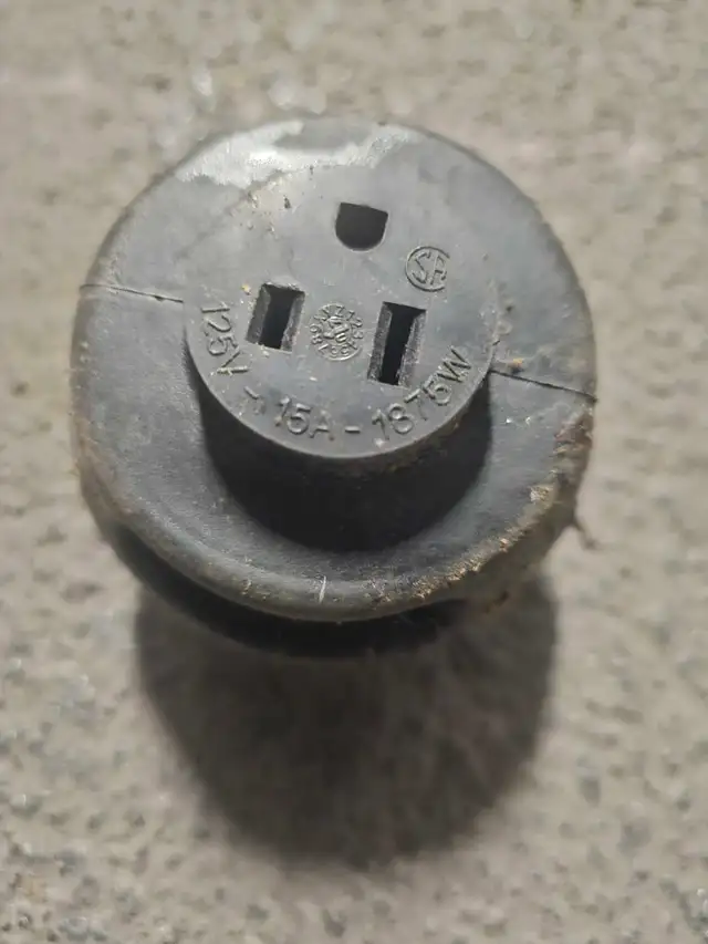 CANADA WIRE 110-220 Volt Range Plug Adapter - Photo 5