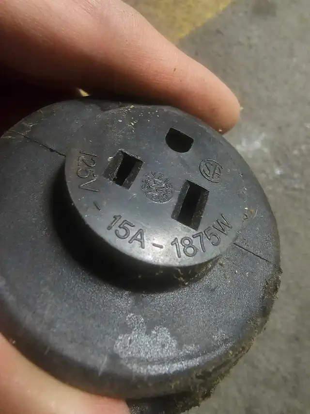 CANADA WIRE 110-220 Volt Range Plug Adapter - Photo 6