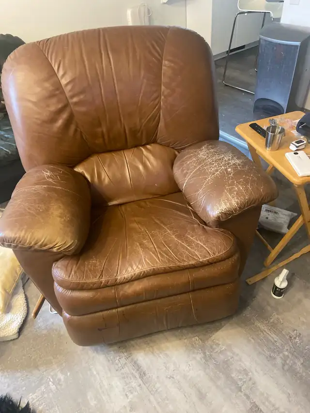 Laz-boy $100
