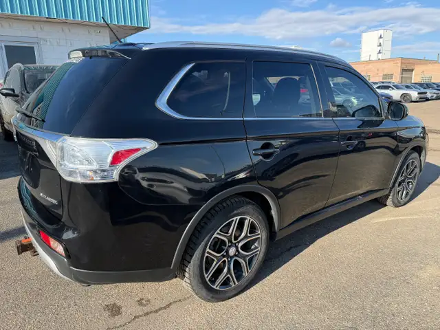 2015 Mitsubishi Outlander GT - Photo 2