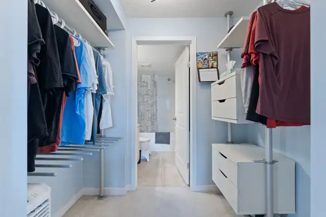 Beautifully bright condo located in the heart of Cochrane - Photo 6