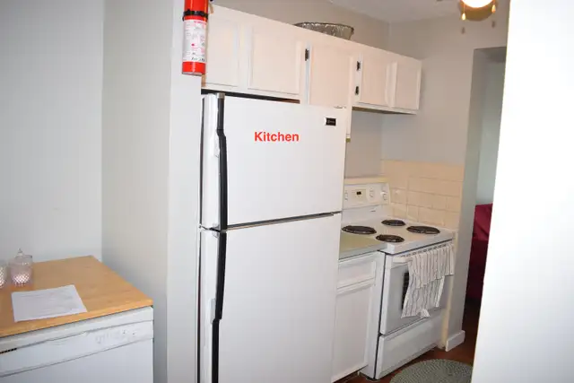 Fully furnished bedroom for rent in Ranchlands (upper level) - Photo 5