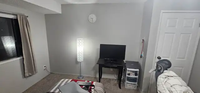 Fully furnished bedroom for rent in Ranchlands (upper level) - Photo 9