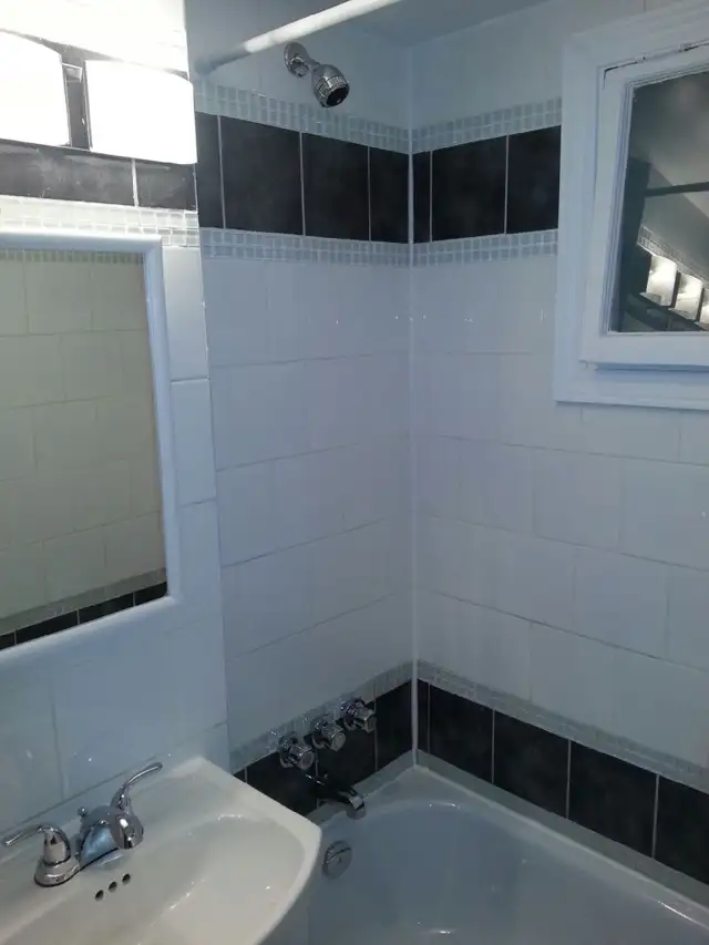 Lasalle: Beau 3 1/2 semi sous-sol, 4 électros,Juillet - Photo 6