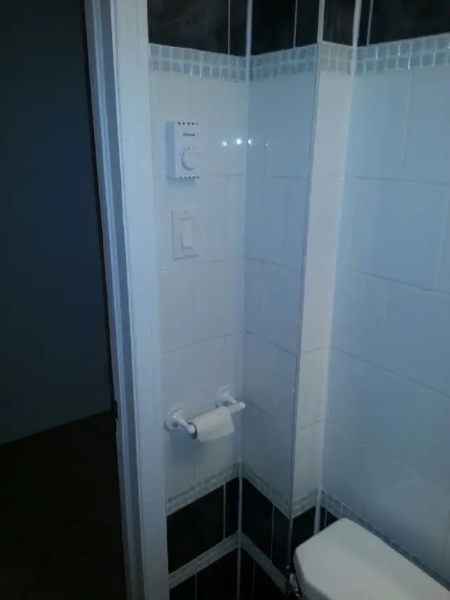 Lasalle: Beau 3 1/2 semi sous-sol, 4 électros,Juillet - Photo 8