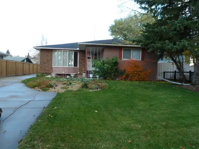 Enjoy Space & Comfort that Fits Your Budget! Utilities included - Photo 10