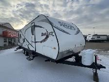 2014 KEYSTONE BULLET 285RLS, COUPLES UNIT, SPACIOUS