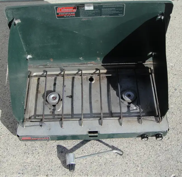 COLEMAN 2 BURNER PROPANE CAMPING STOVE - Photo 4
