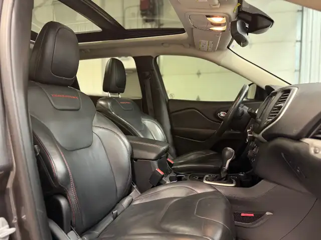 2016 JEEP CHEROKEE TRAILHAWK LOADED ACCIDENT FREE SAFETIED - Photo 19
