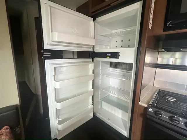 2015 Dutchmen Aspen Trail 1700DB, COMPACT, NO SLIDE - Photo 18