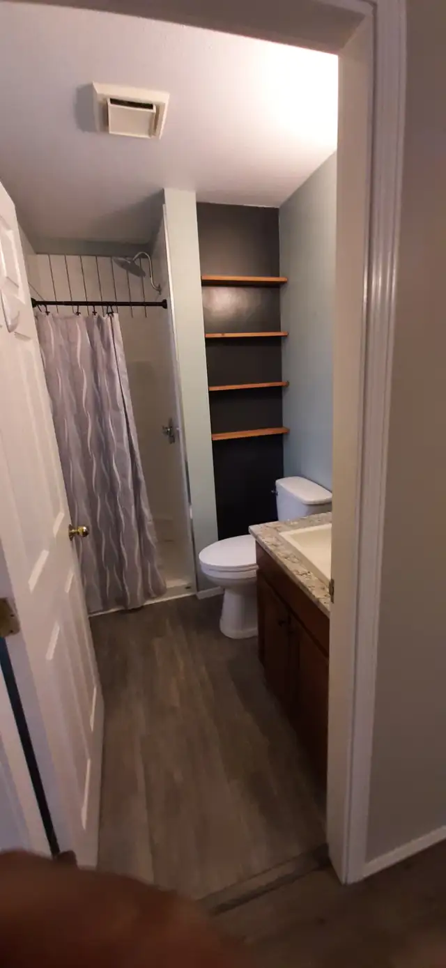 AVAIL. MAY 15, 3 BEDS/2 BATHS HOUSE WITH GARAGE, COLLEGE HEIGHTS - Photo 5