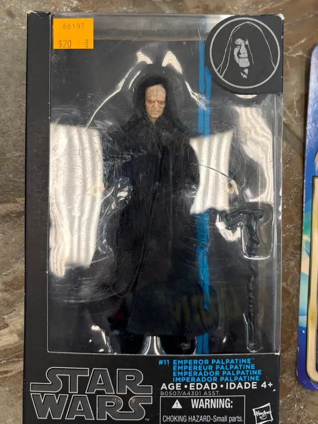 Variety of NEW Star Wars Collectable Toys - Photo 6