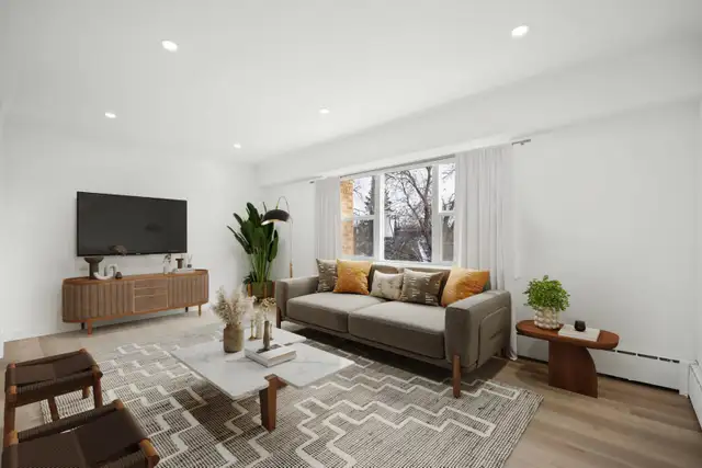 SPACIOUS Renovated 1 Bedroom Apartment! Available June 1st! - Photo 3