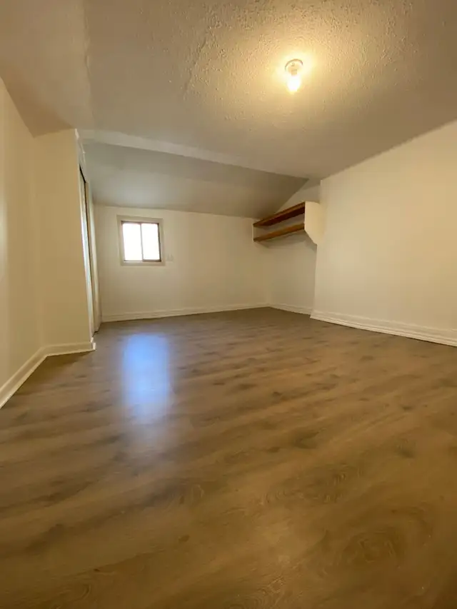 4 BEDROOM 2.5 BATH SINGLE HOME FOR RENT - Photo 4