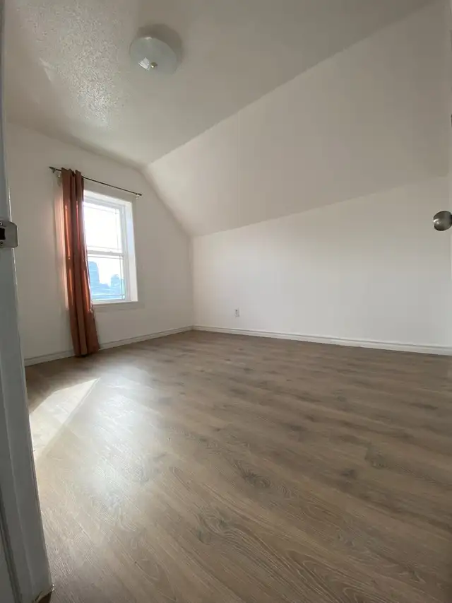 4 BEDROOM 2.5 BATH SINGLE HOME FOR RENT - Photo 10